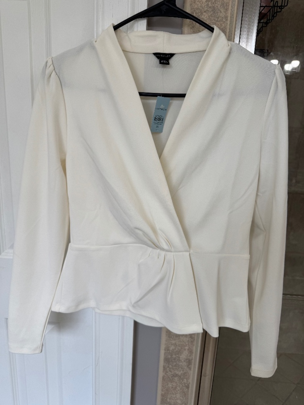 Ann Taylor Winter White Wrap Top XS Petite – New With Tags